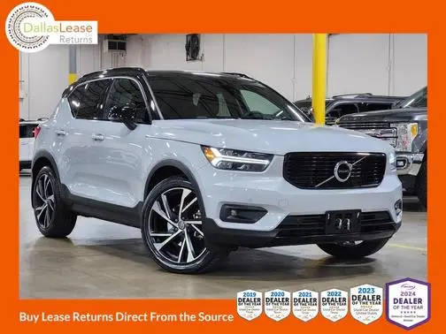 2020 Volvo XC40 R-Design AWD photo