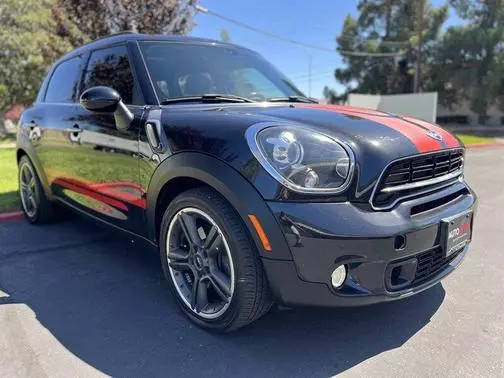 2015 MINI Countryman S FWD photo