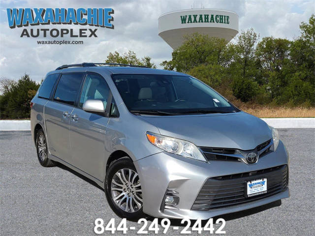 2020 Toyota Sienna XLE FWD photo