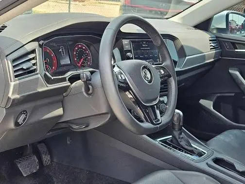 2020 Volkswagen Jetta SE FWD photo
