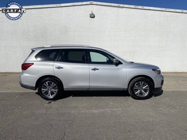 2019 Nissan Pathfinder SL FWD photo