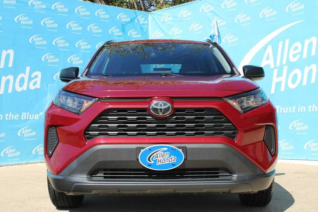 2020 Toyota RAV4 LE FWD photo