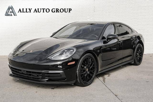 2020 Porsche Panamera  RWD photo