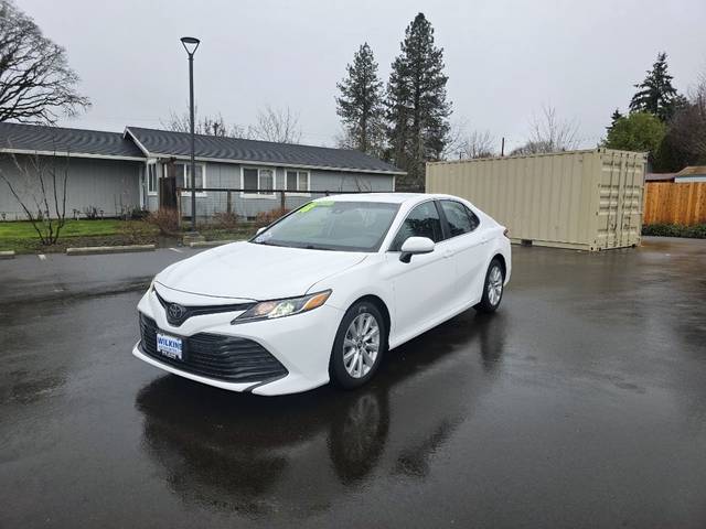 2018 Toyota Camry LE FWD photo