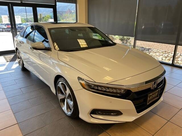 2020 Honda Accord Touring FWD photo
