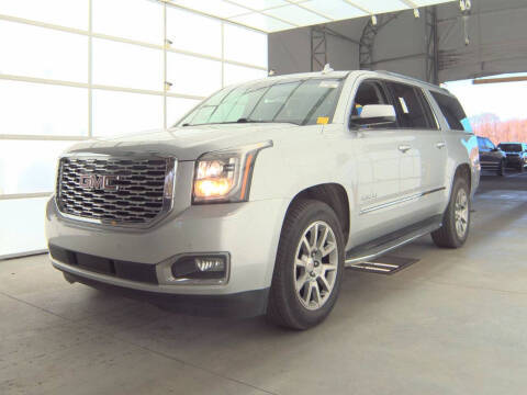 2016 GMC Yukon XL Denali 4WD photo
