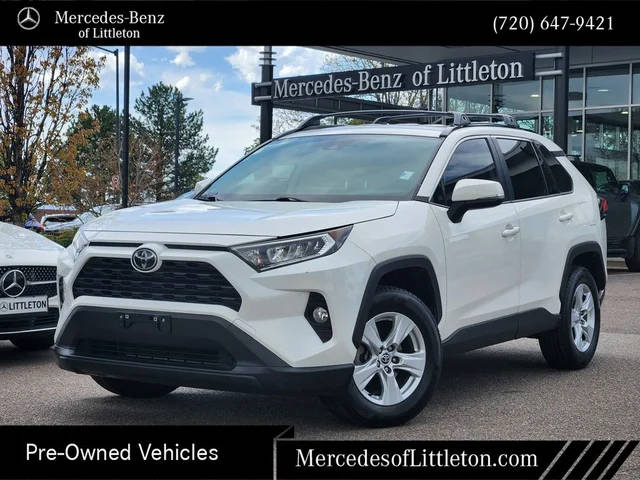 2020 Toyota RAV4 XLE FWD photo