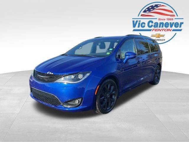 2019 Chrysler Pacifica Minivan Limited FWD photo