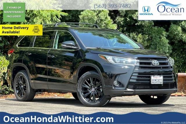 2019 Toyota Highlander SE FWD photo