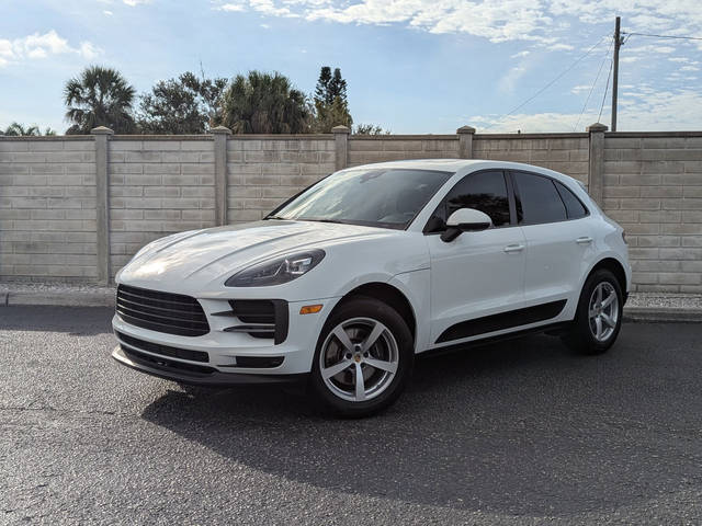 2020 Porsche Macan  AWD photo