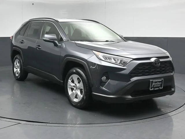 2020 Toyota RAV4 XLE AWD photo