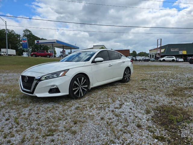 2019 Nissan Altima 2.5 Platinum FWD photo