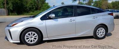 2020 Toyota Prius LE FWD photo