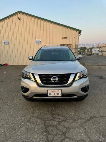 2020 Nissan Pathfinder S FWD photo