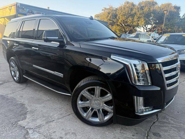 2018 Cadillac Escalade Luxury RWD photo