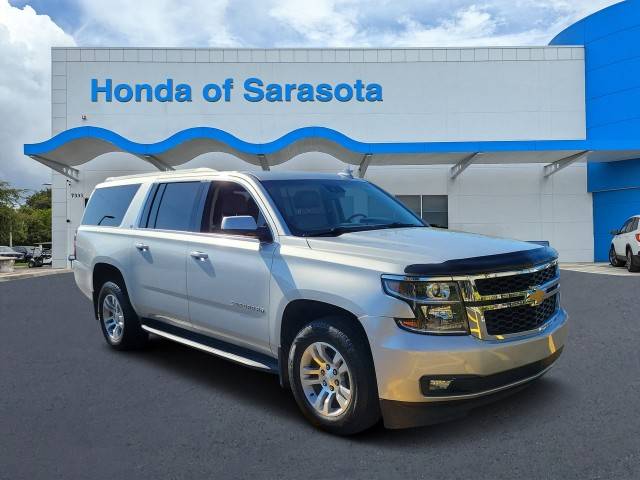 2019 Chevrolet Suburban LT 4WD photo
