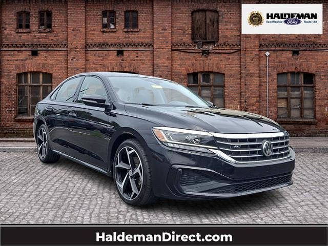 2020 Volkswagen Passat 2.0T R-Line FWD photo