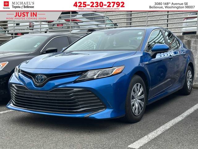 2020 Toyota Camry Hybrid LE FWD photo