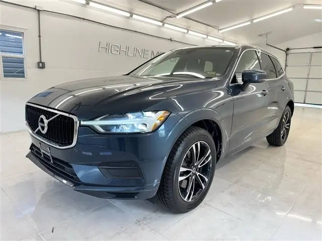 2020 Volvo XC60 Momentum AWD photo