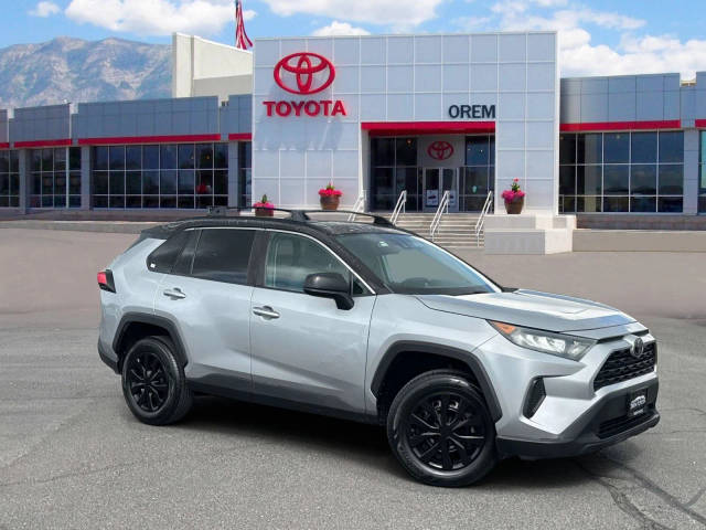2019 Toyota RAV4 LE AWD photo