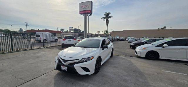 2020 Toyota Camry SE Nightshade FWD photo