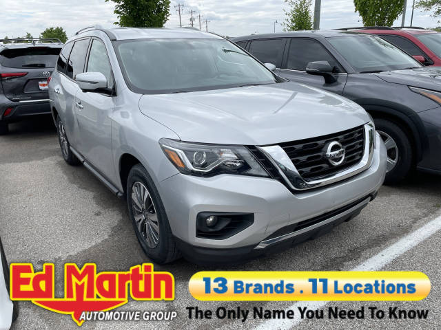 2019 Nissan Pathfinder SL FWD photo