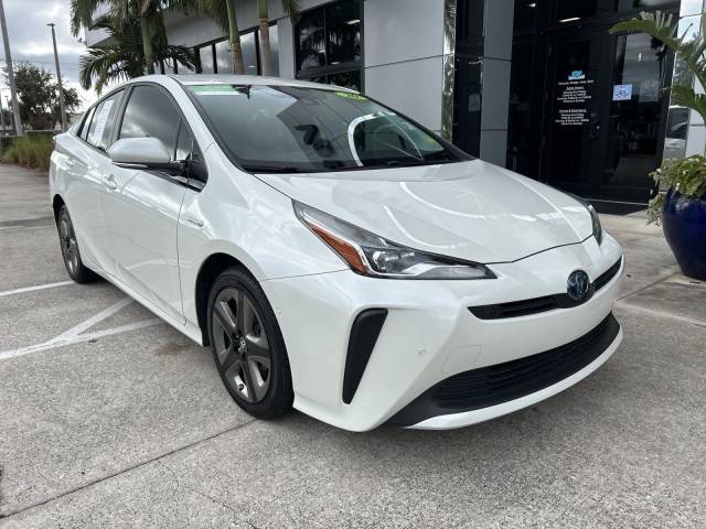 2020 Toyota Prius XLE FWD photo