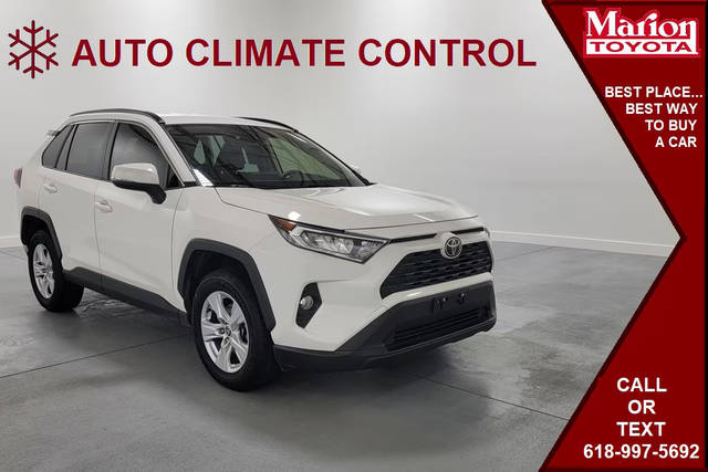 2020 Toyota RAV4 XLE FWD photo