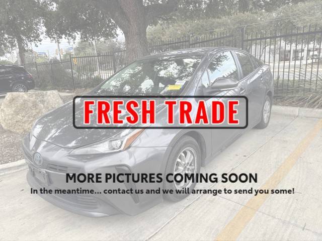 2020 Toyota Prius L Eco FWD photo