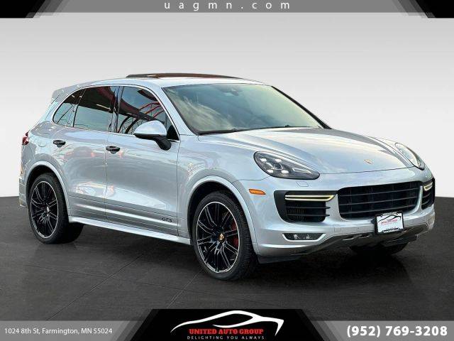 2016 Porsche Cayenne GTS AWD photo