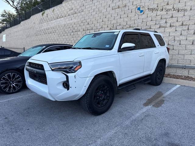 2020 Toyota 4Runner SR5 RWD photo