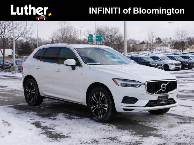 2020 Volvo XC60 Momentum AWD photo