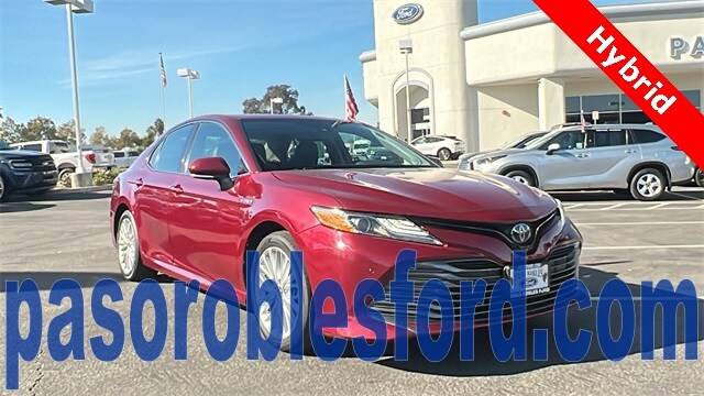 2020 Toyota Camry Hybrid XLE FWD photo