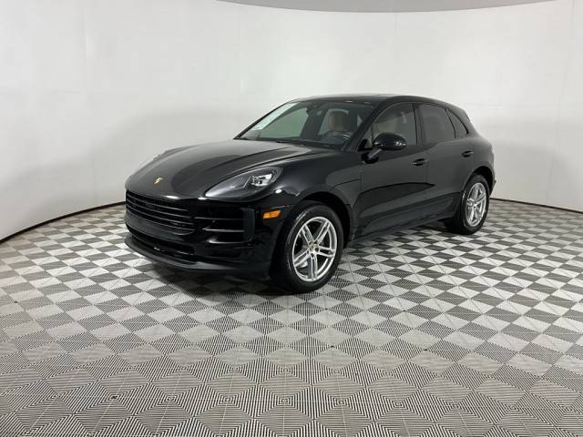 2020 Porsche Macan  AWD photo