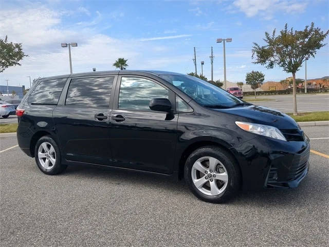 2020 Toyota Sienna L FWD photo