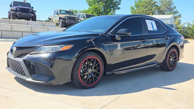 2019 Toyota Camry SE FWD photo