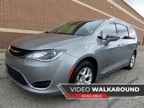 2020 Chrysler Pacifica Minivan Touring L FWD photo