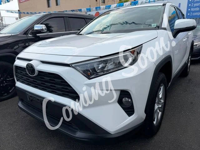 2020 Toyota RAV4 XLE AWD photo