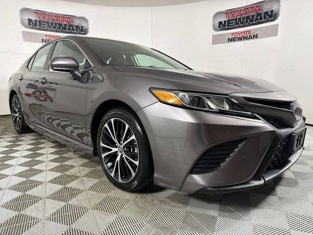 2020 Toyota Camry SE FWD photo