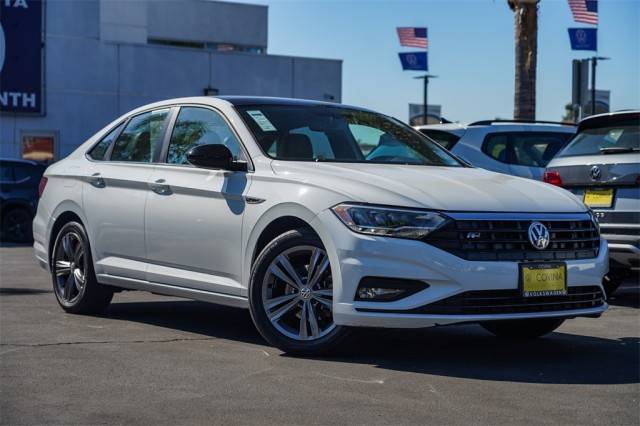 2020 Volkswagen Jetta R-Line FWD photo