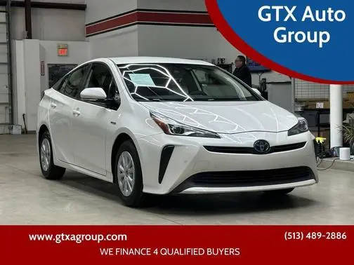 2020 Toyota Prius LE FWD photo