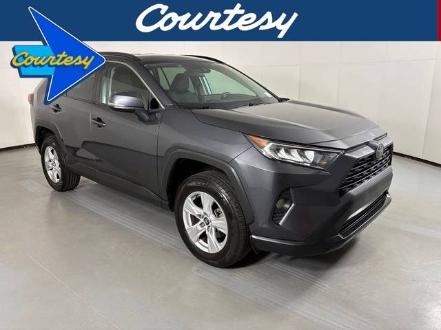 2020 Toyota RAV4 XLE AWD photo