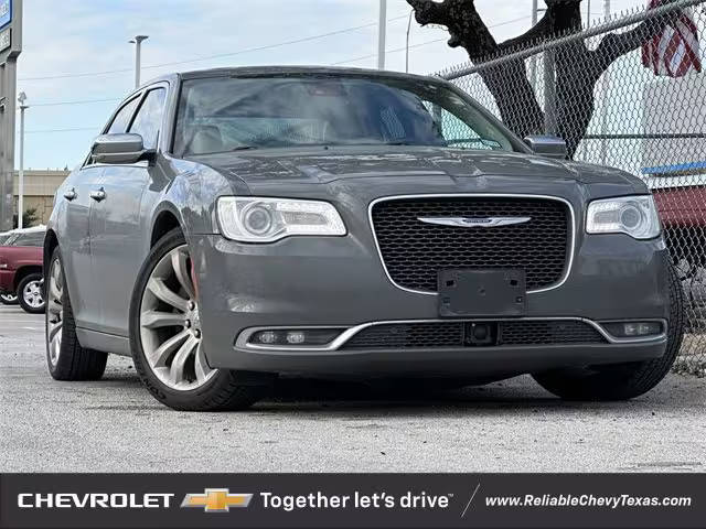 2019 Chrysler 300 Limited RWD photo