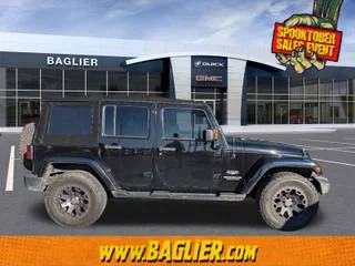 2015 Jeep Wrangler Unlimited Sahara 4WD photo