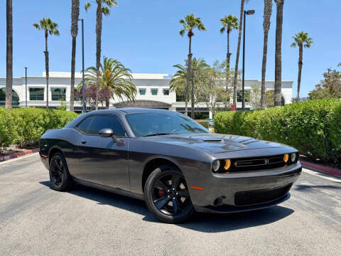 2018 Dodge Challenger SXT RWD photo