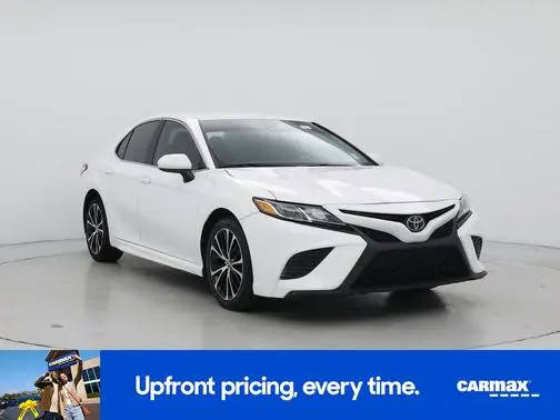 2020 Toyota Camry SE FWD photo