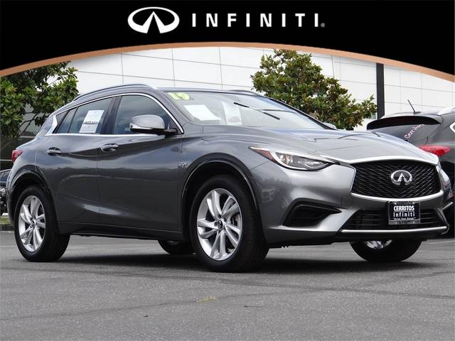 2019 Infiniti QX30 LUXE FWD photo