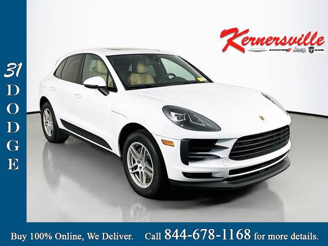 2020 Porsche Macan AWD photo