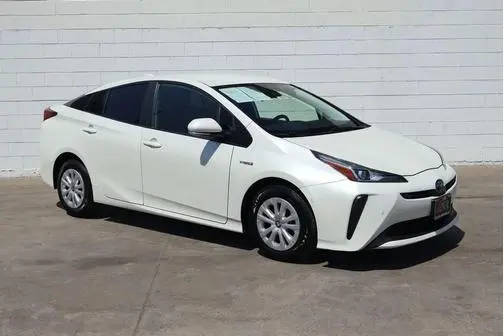 2020 Toyota Prius LE FWD photo
