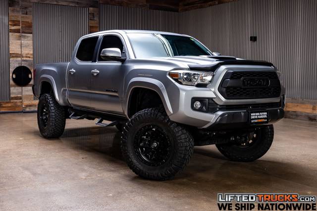 2016 Toyota Tacoma TRD Sport RWD photo